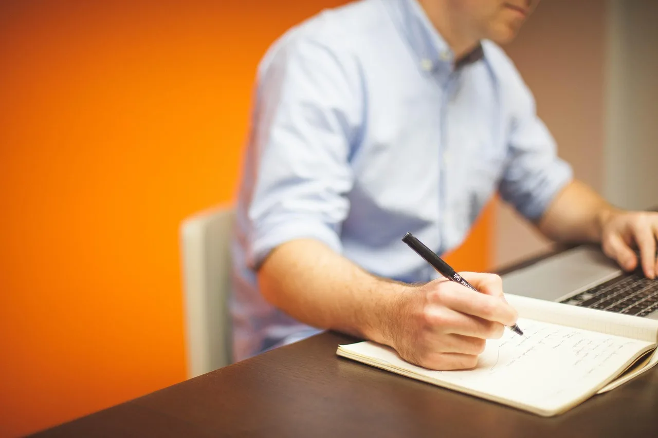 Foto zum Beitrag Fachbuch, Whitepaper, Blog: Content-Marketing im KMU planen