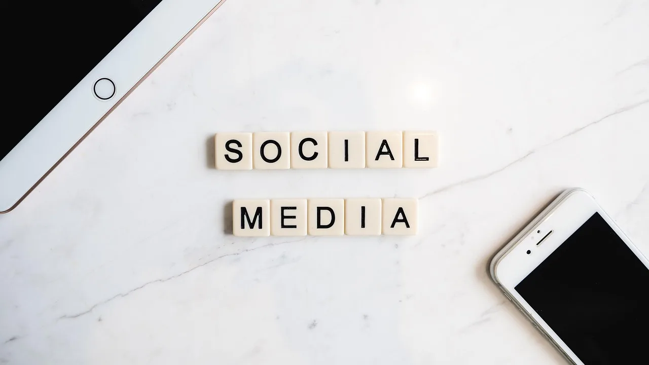 Foto zum Beitrag Social Media im Unternehmen: Dialog in Echtzeit richtig organisieren